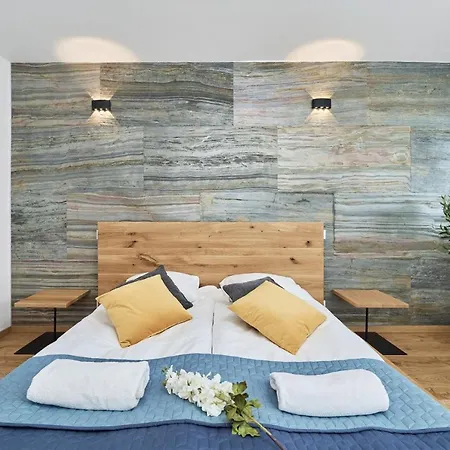 Stylish Kwiska By Renters شقة فروتسواف