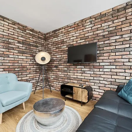 Stylish Kwiska By Renters アパート *