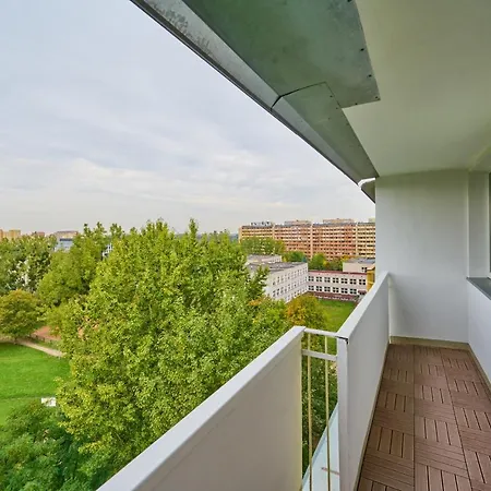 Apartment Stylish Kwiska By Renters